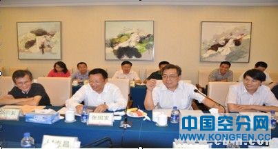 图为“水煤浆水冷壁清华炉煤气化技术”科技成果鉴定会上，中国石油和化学工业联合会